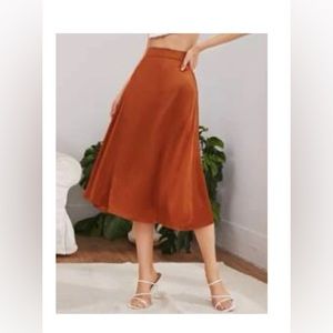 SHEIN Solid Zip Side Longline Skirt size Medium RUST